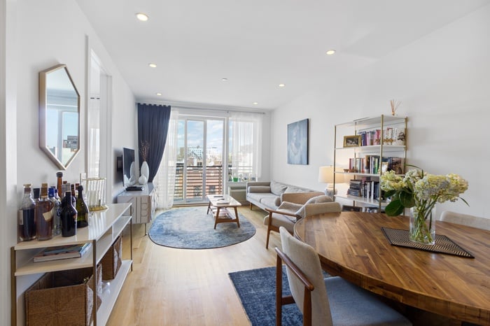 806 DeKalb Avenue