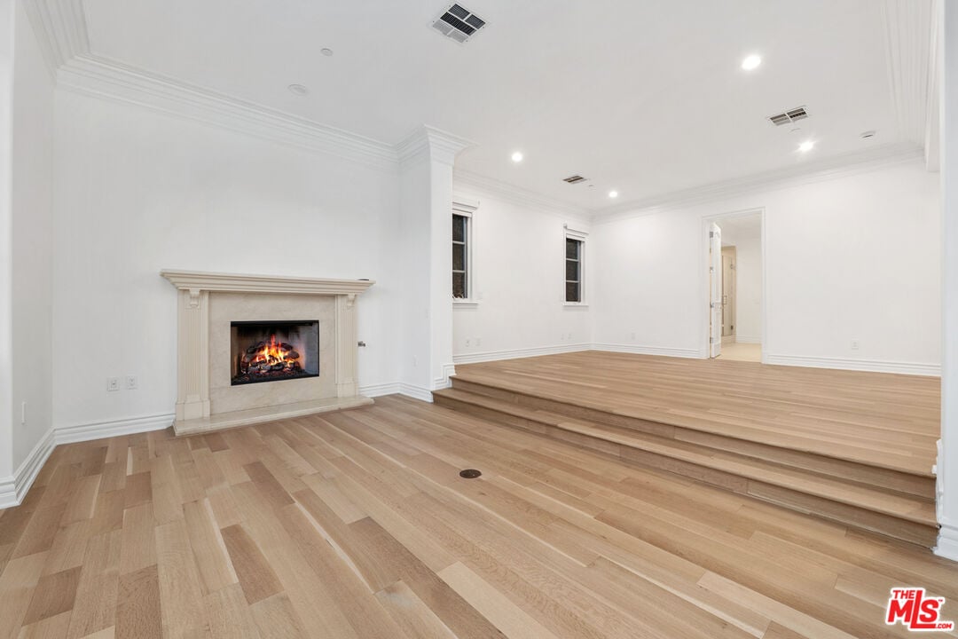 Ivory Arcadia, Martin Lane, 90210