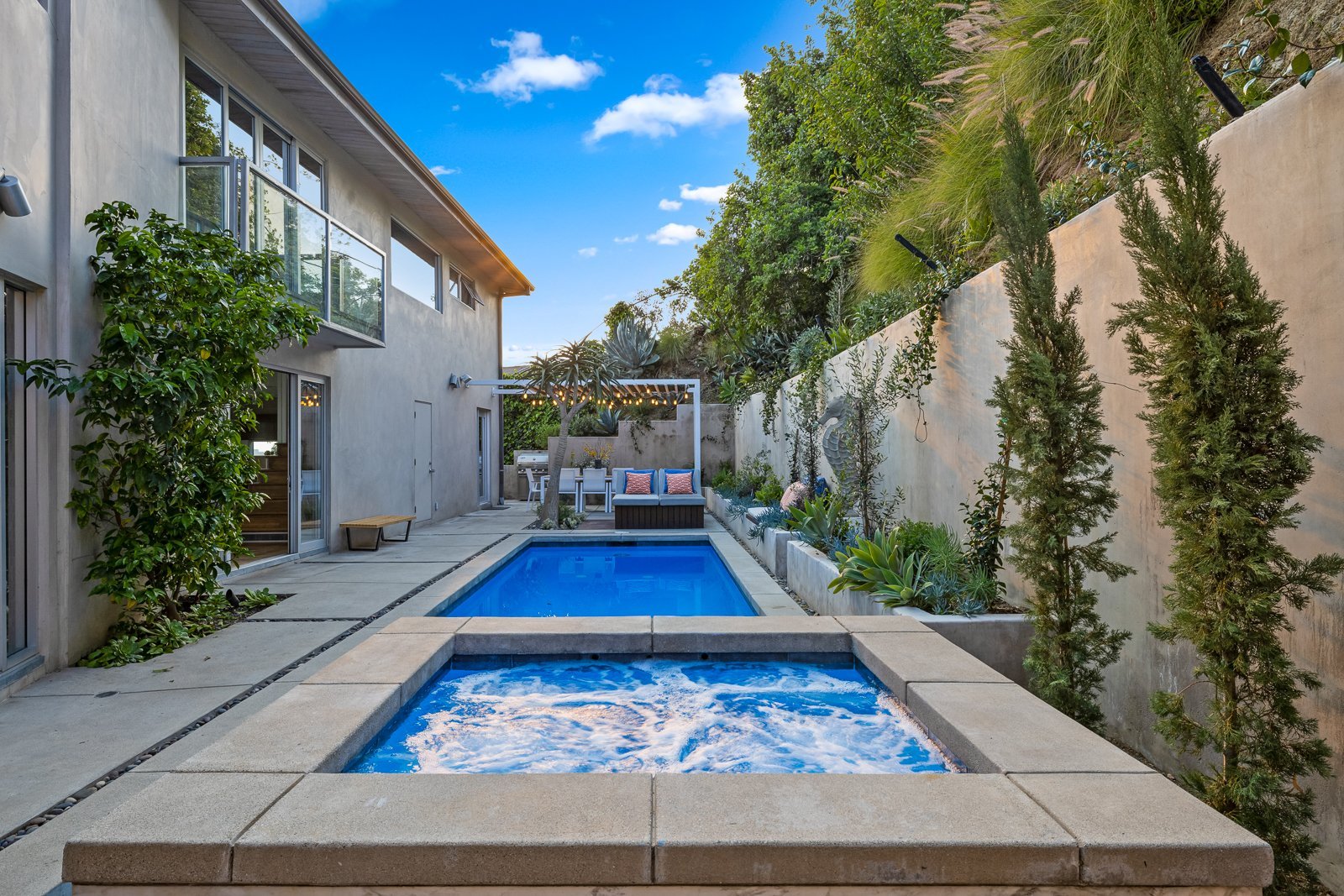 St Ives Dr, 90069