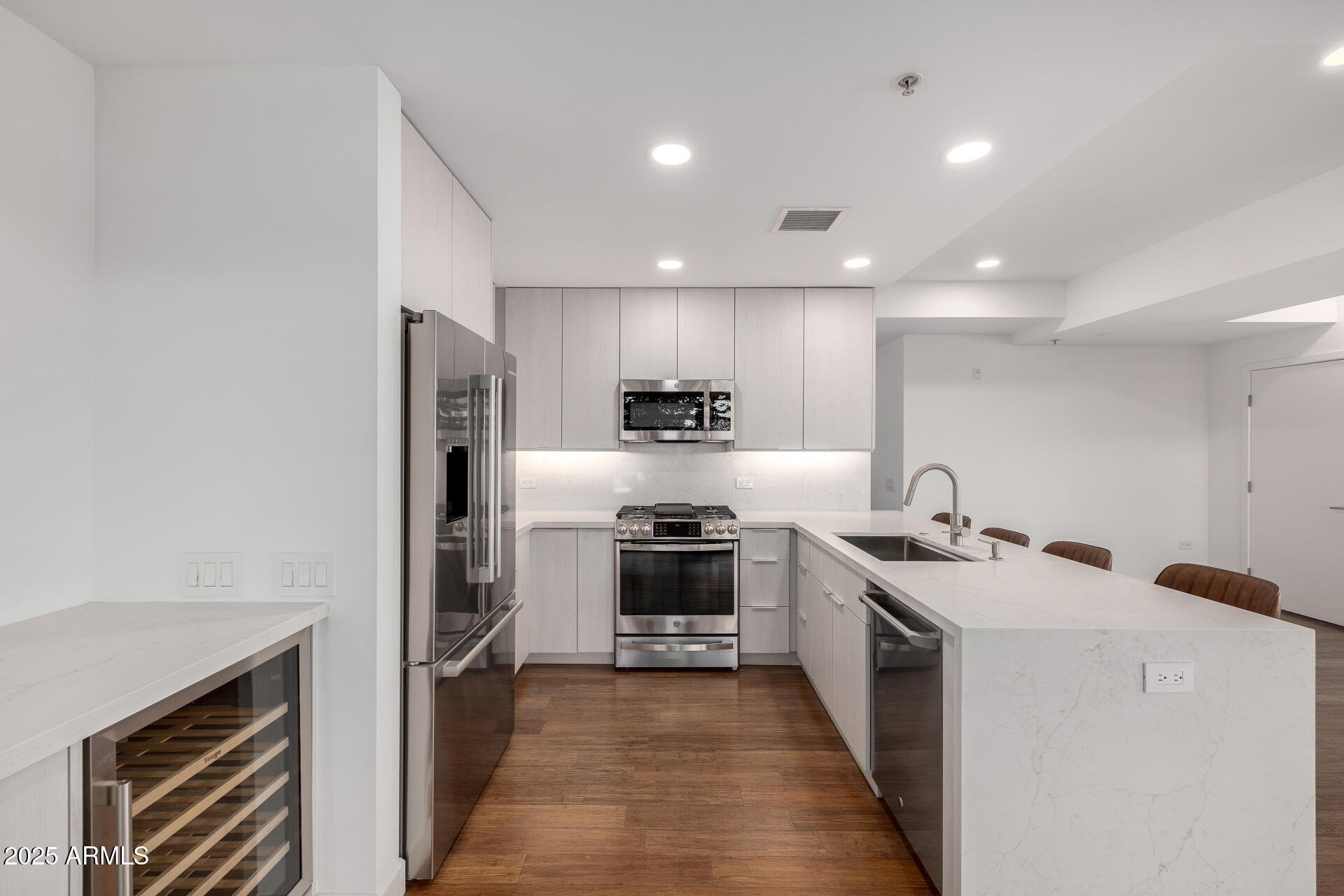 7161 E Rancho Vista Dr, #4007
