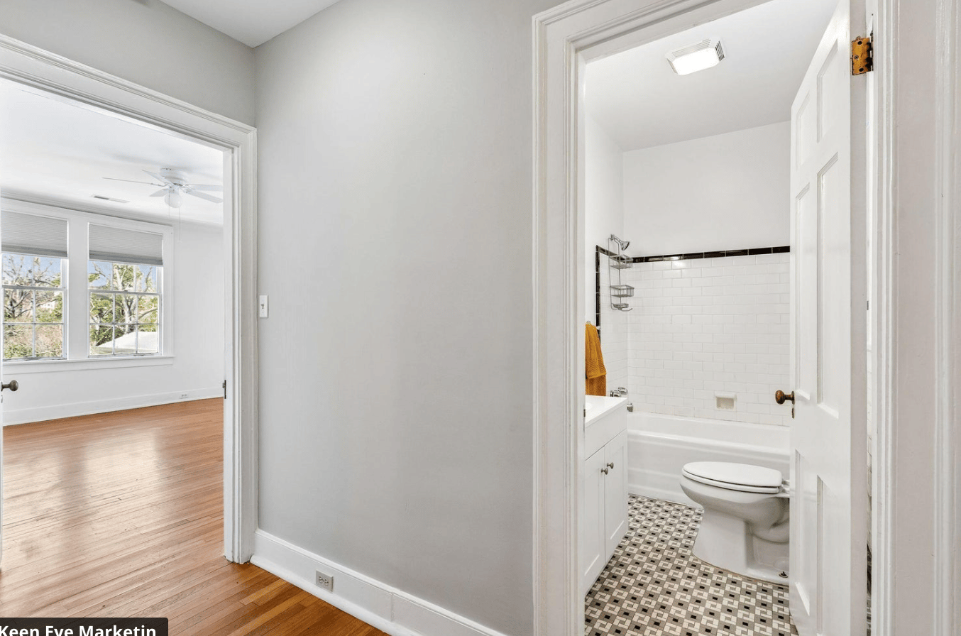 212 C Calhoun Street