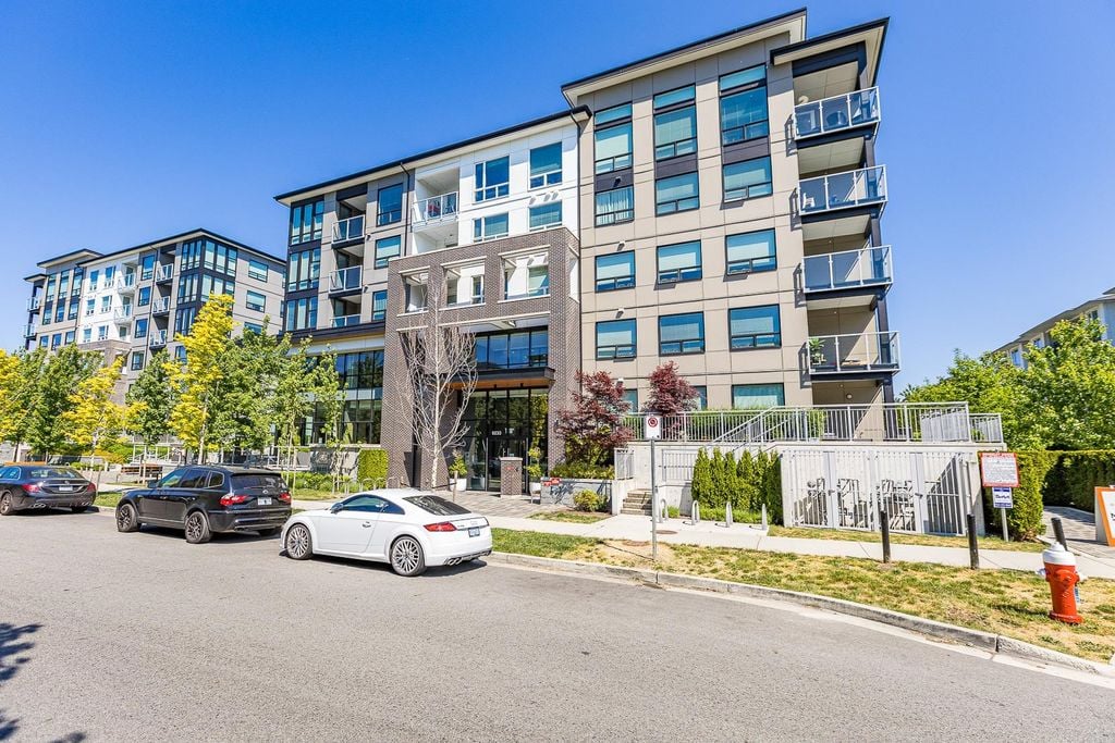 9233 Odlin Rd, #120