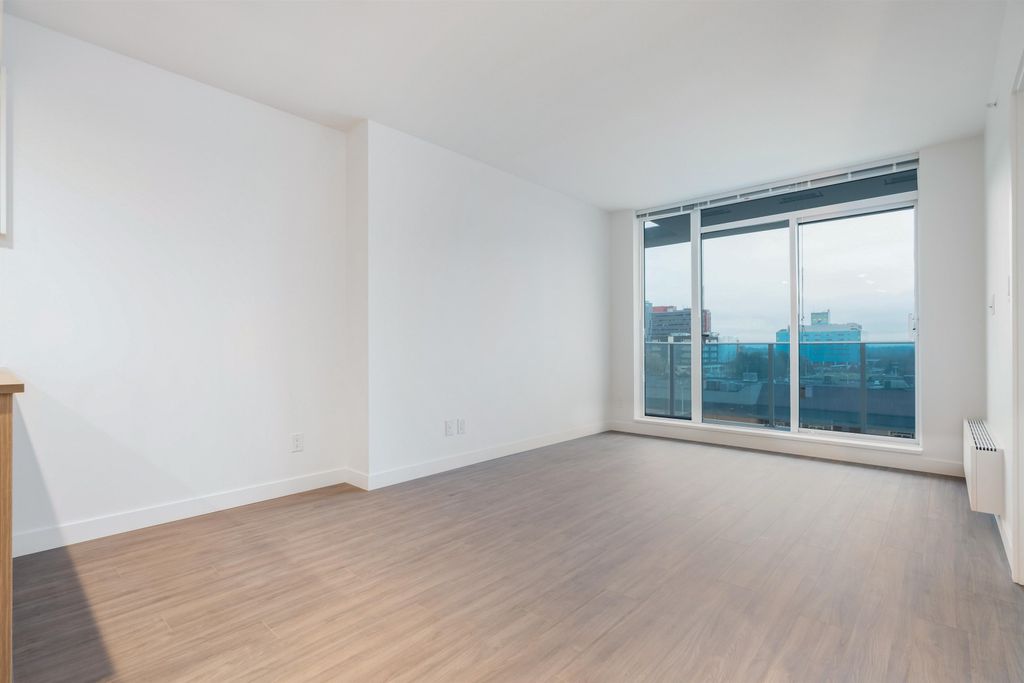 13615 Fraser Hwy, #402