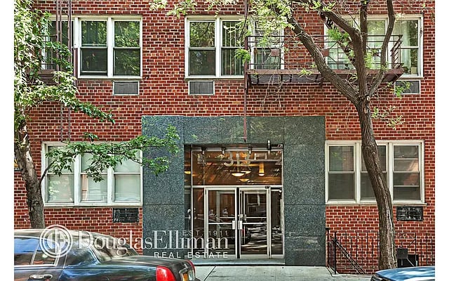 313 East 89th Street Unit: 2F