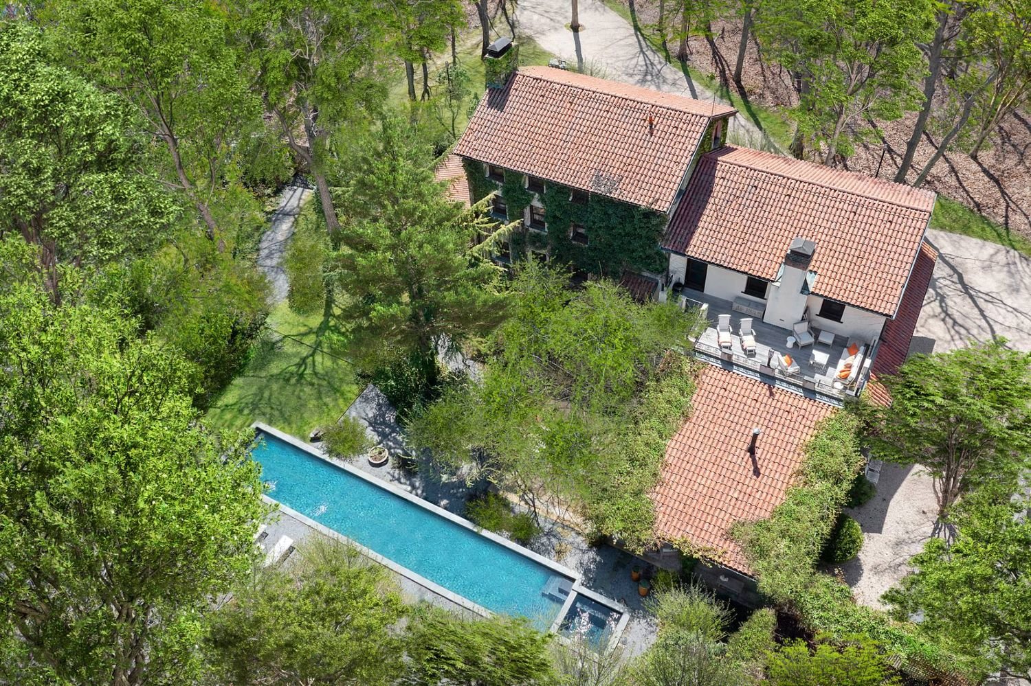 A Modern Craftsman Masterpiece in Sag Harbor's Exclusive North Haven Point