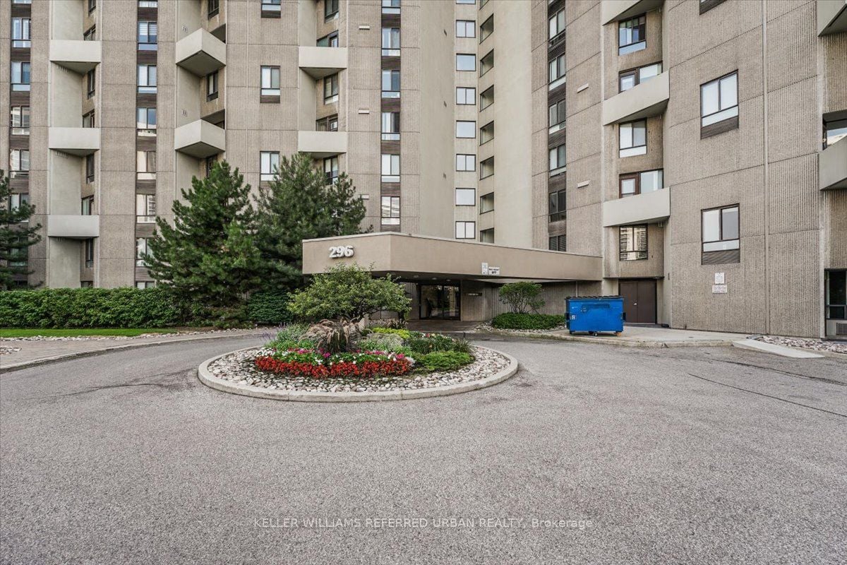 FAMILY LIVING PENTHOUSE