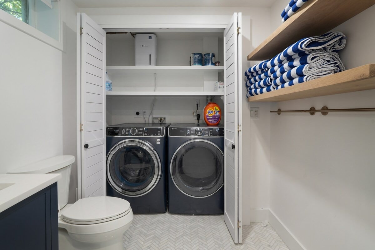 Oak Bluffs Renovated Retreat