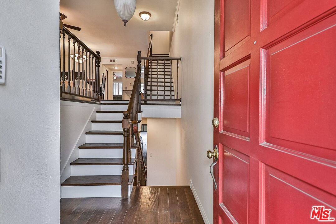 18100 Burbank Blvd Unit 19