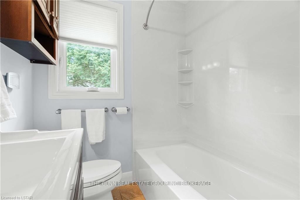 382 Colville Blvd