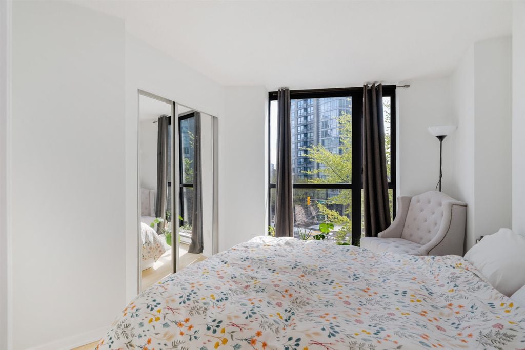 501 Pacific St, #402