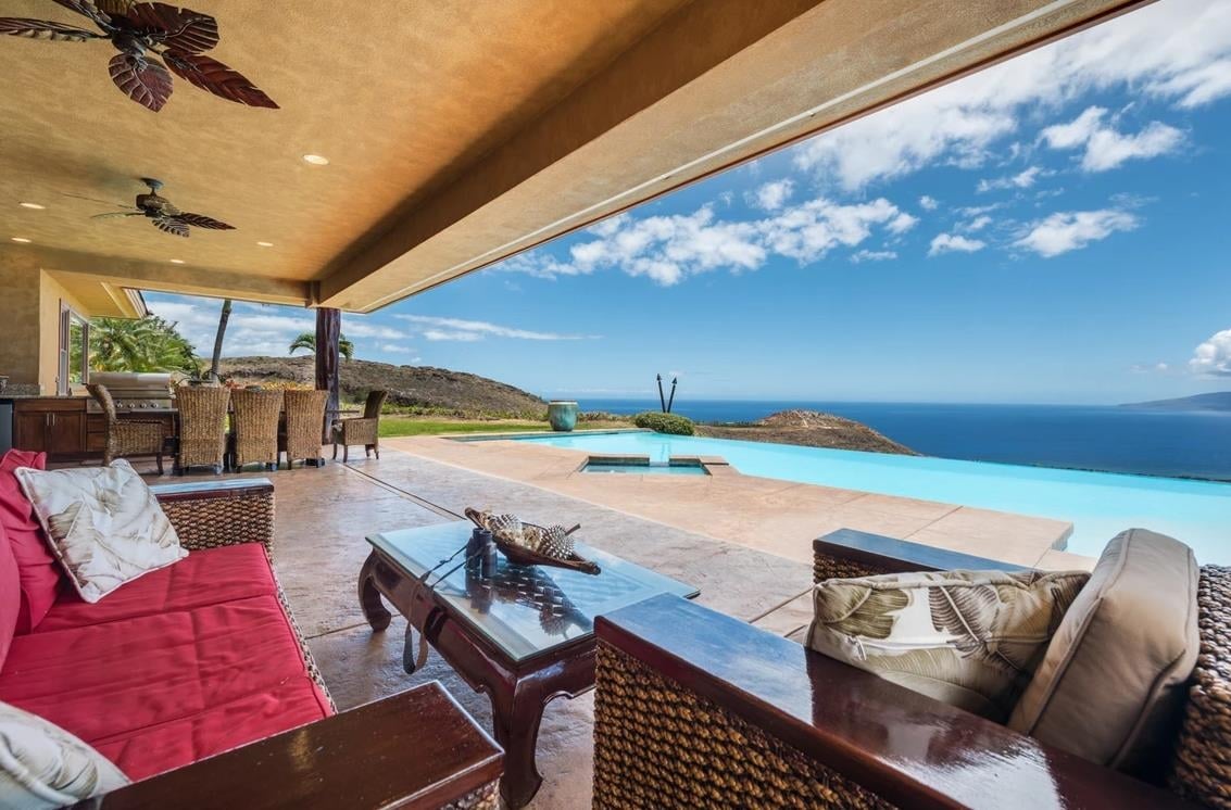 WEST MAUI TOP QUALITY RESIDENCE -35 ACRES - 180 DEGREE OVEANVIEW - $5,75,000 - PRESTIGIOUS MAHANALUA NIU SUBDIVISION 