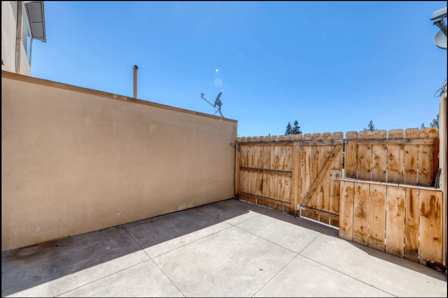 5098 E Ashlan Ave #103, Fresno