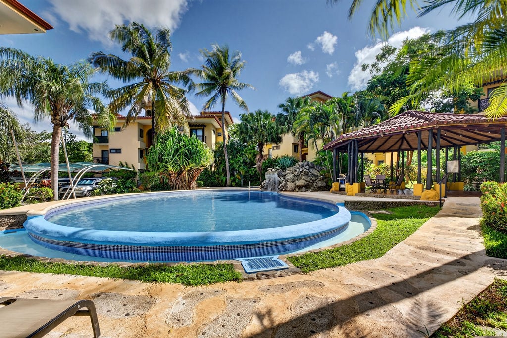 The Oaks #21 | Top-Floor, Turnkey Condo Minutes from Tamarindo
