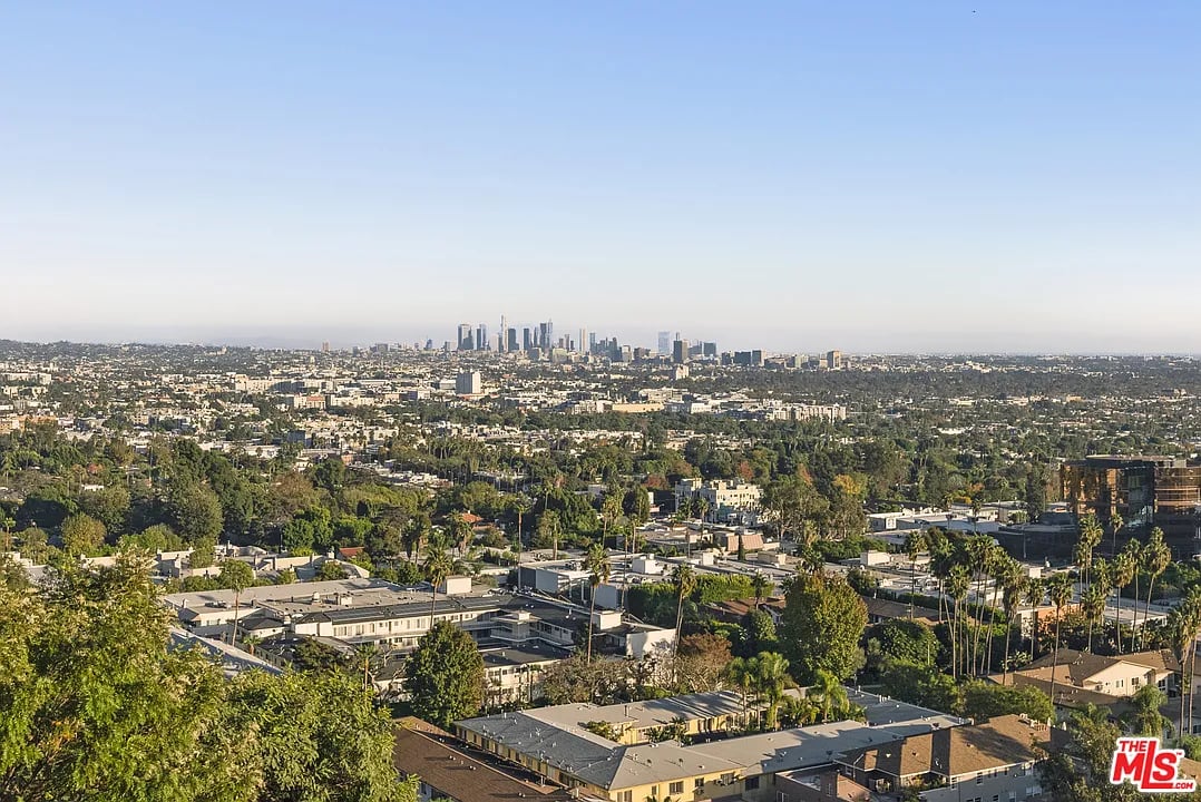 8130 W Laurel View Dr