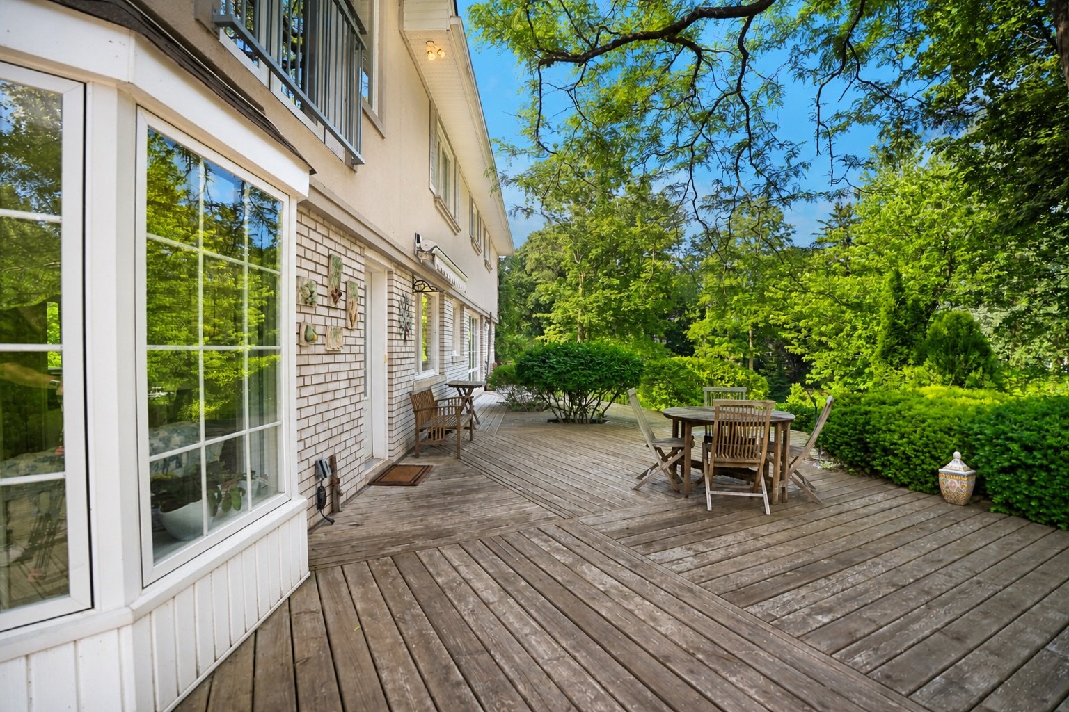 5052 Lakeshore Road, Burlington