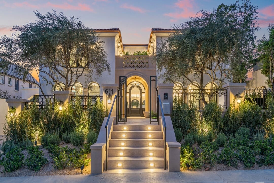 Silverreach Pavilion, N Hillcrest Rd, 90210