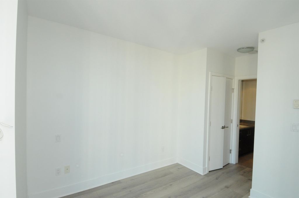 3008 Glen Dr, #1702