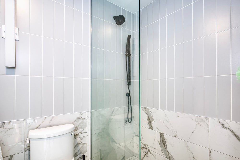 327 King Street W 1408