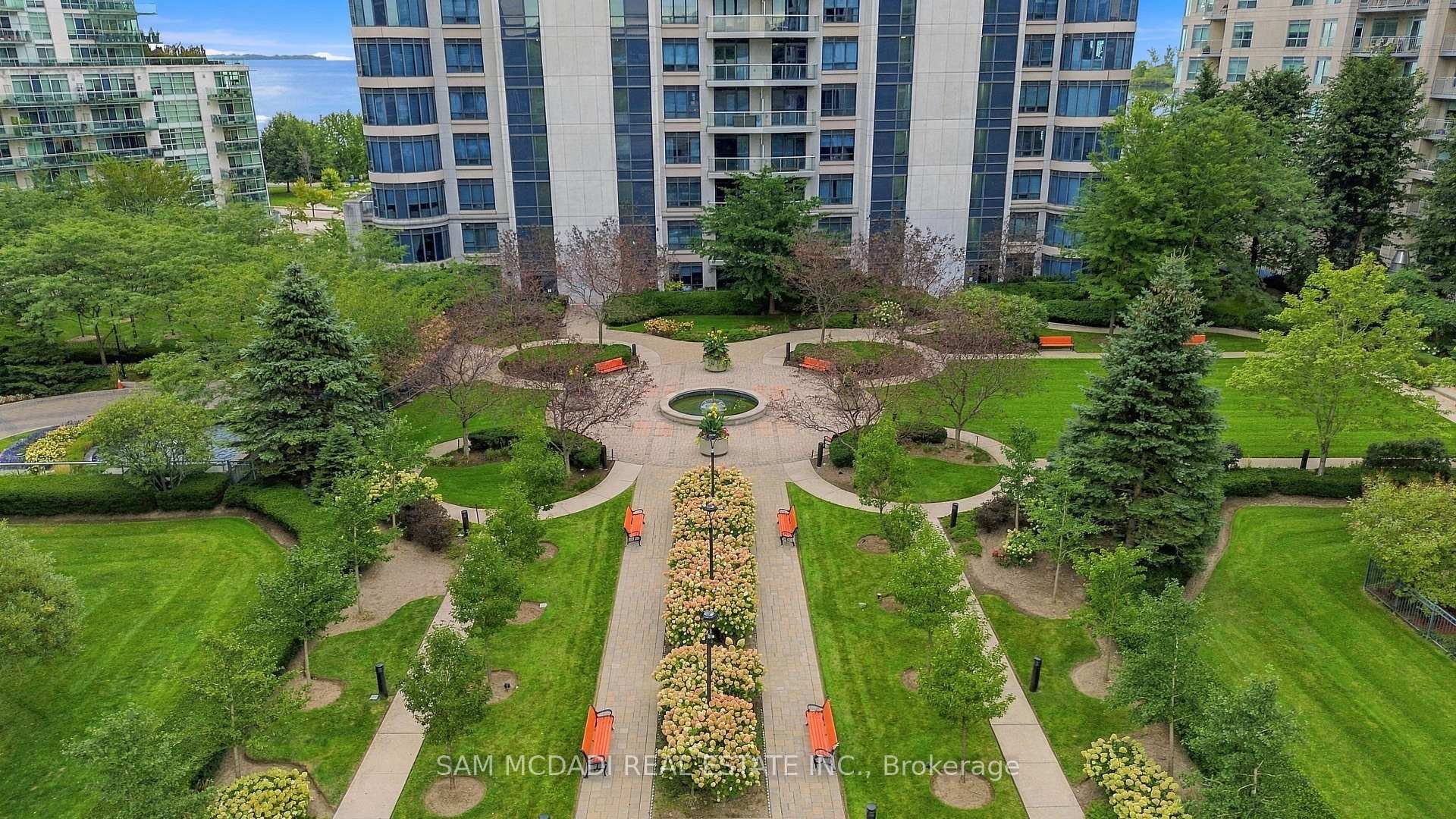 2087 Lake Shore Boulevard W 103, Toronto Unit: 103