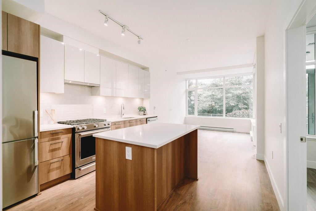 258 Nelson's Ct, #102