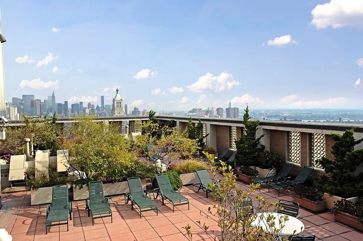 60 East 8th Street #17N