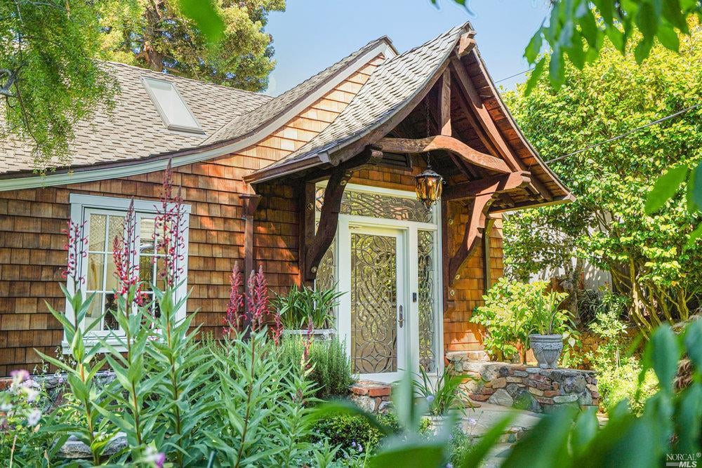 174 San Carlos Ave