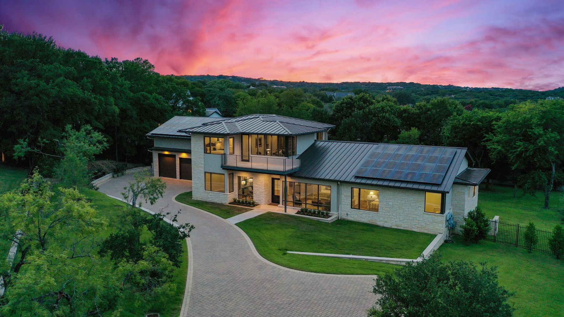 Las Lomas Contemporary