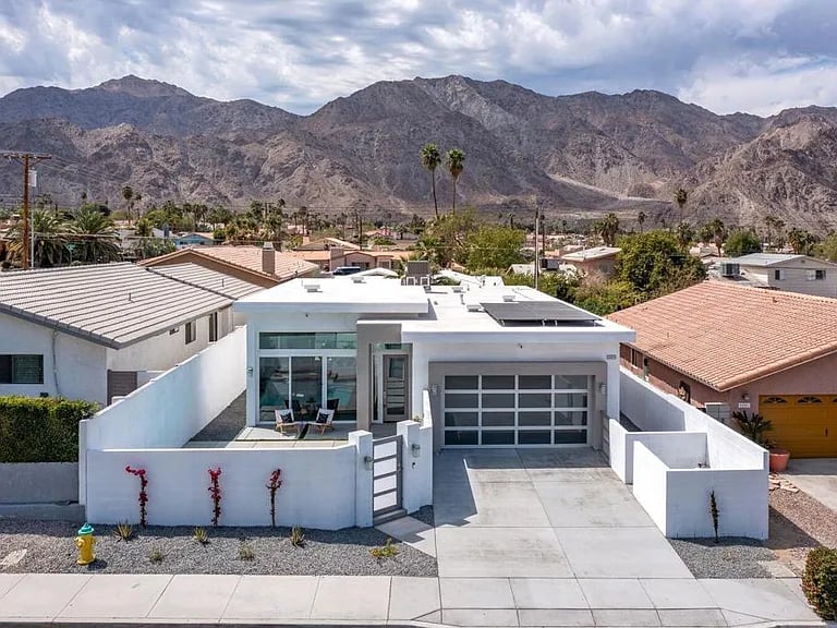 53225 Eisenhower Dr