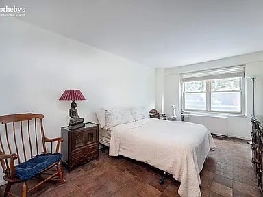 370 E 76th St APT B204