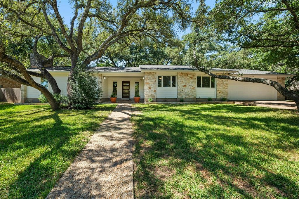 Why Buyers Are Choosing Lost Creek Over Other Austin Luxury Neighborhoods in 2026
