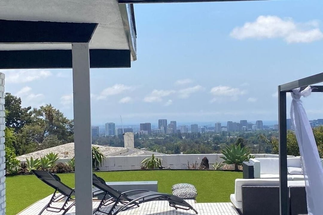 Monarch Pavilion, Beverly Grove Dr, 90210