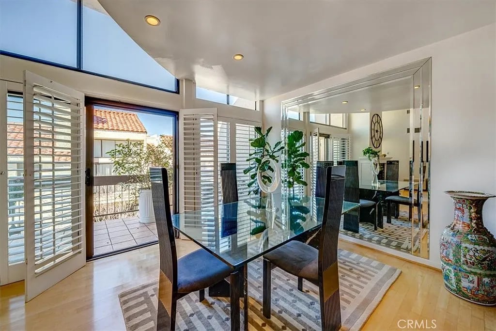 8180 Manitoba St Apt 359