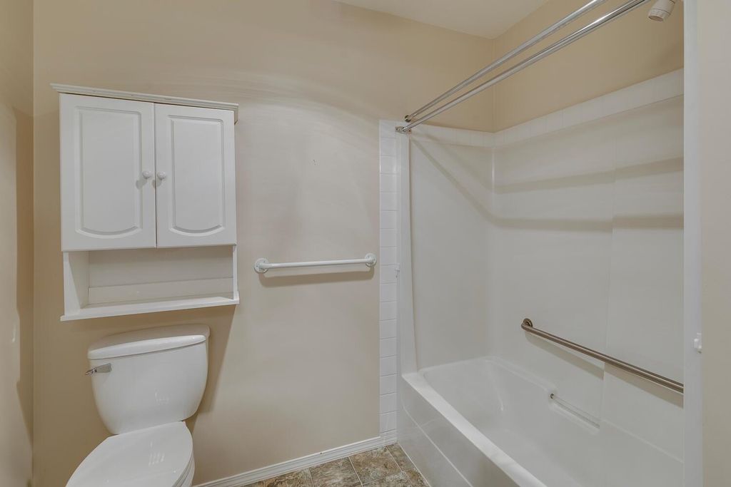 1203 Pemberton Ave, #308