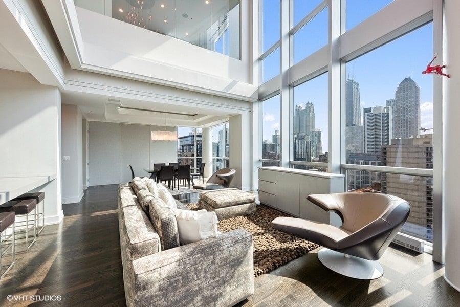 110 W Superior St #2701