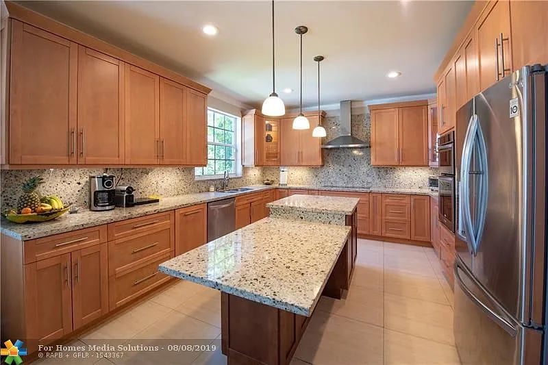 1612 Blue Jay Cir