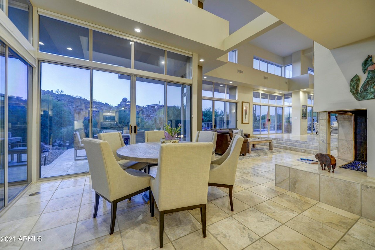 10526 E Cinder Cone Trl