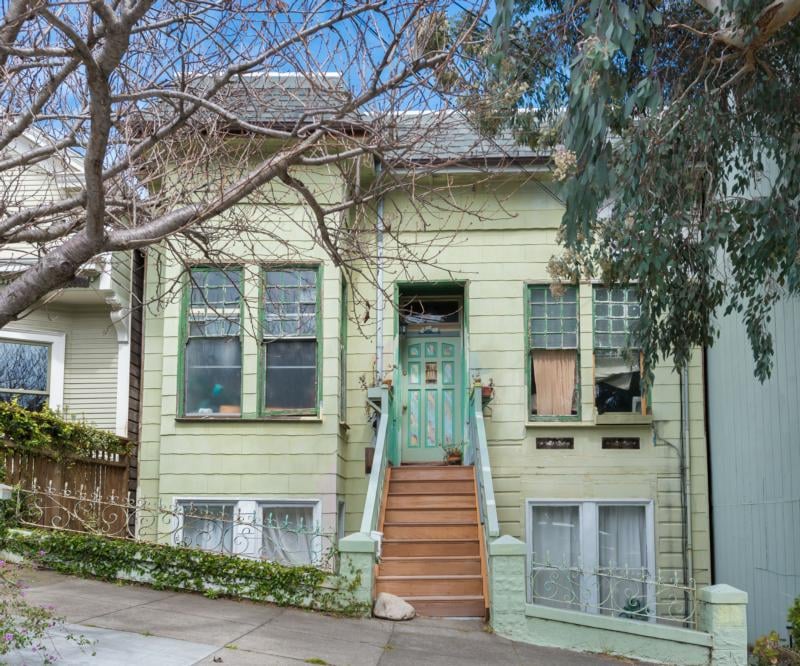 4038-4040 Cesar Chavez St 