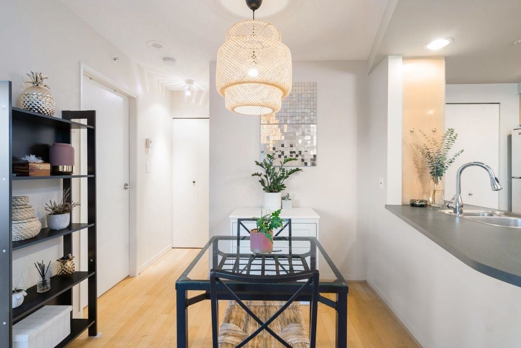 1009 Expo Blvd, #2601