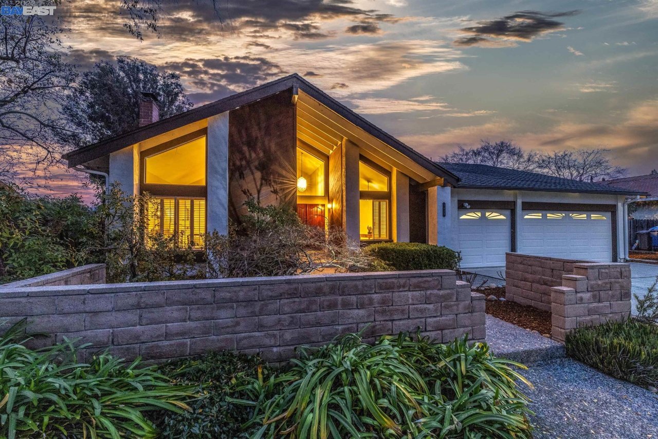 9489 Olympia Fields Dr