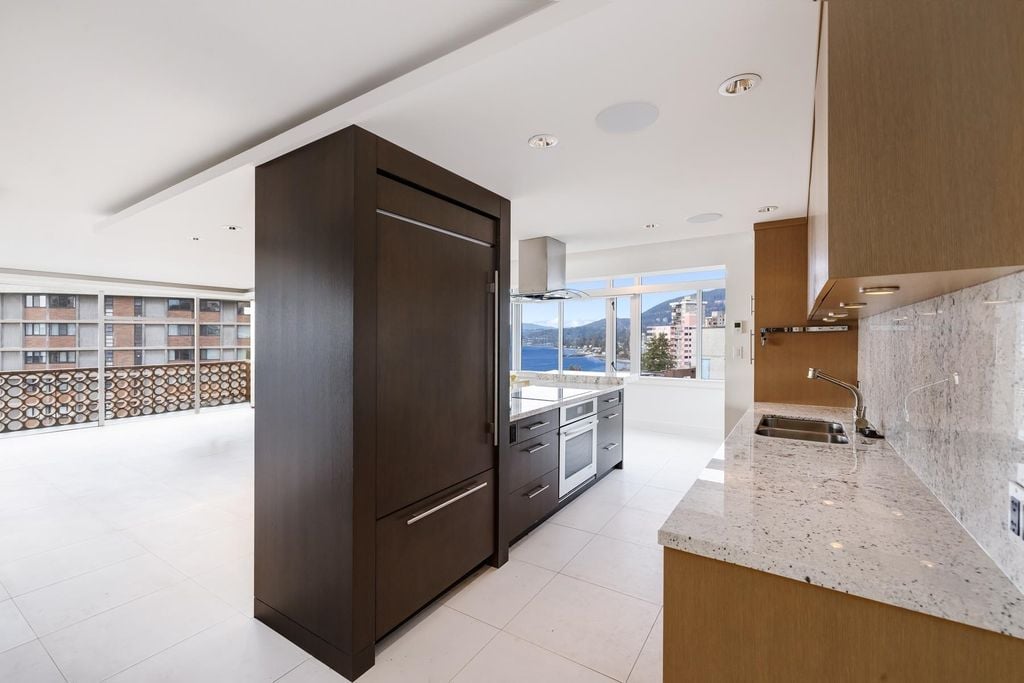 2135 Argyle Ave, #905