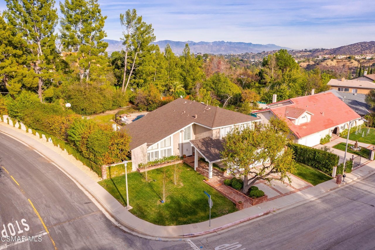 3890 Corbin Ave
