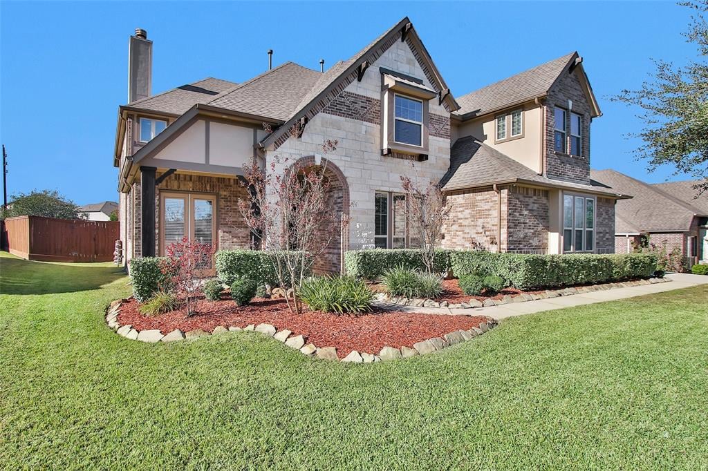 40389 Mostyn Dr