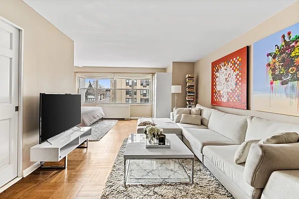 205 3rd Avenue #7G