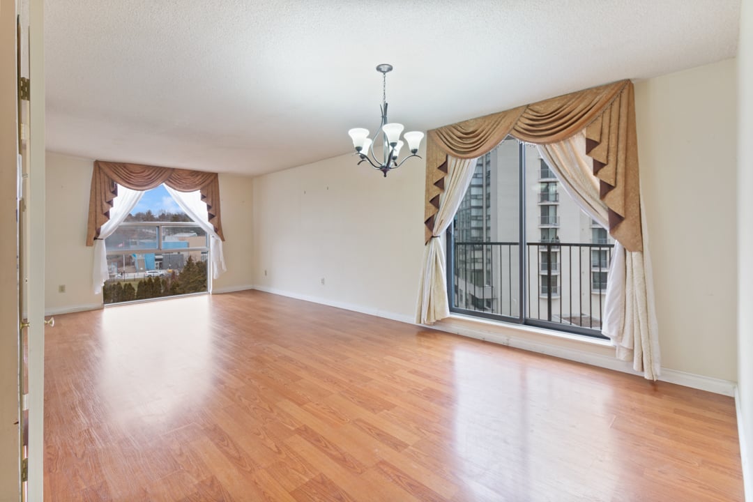 40 Harding Blvd #604