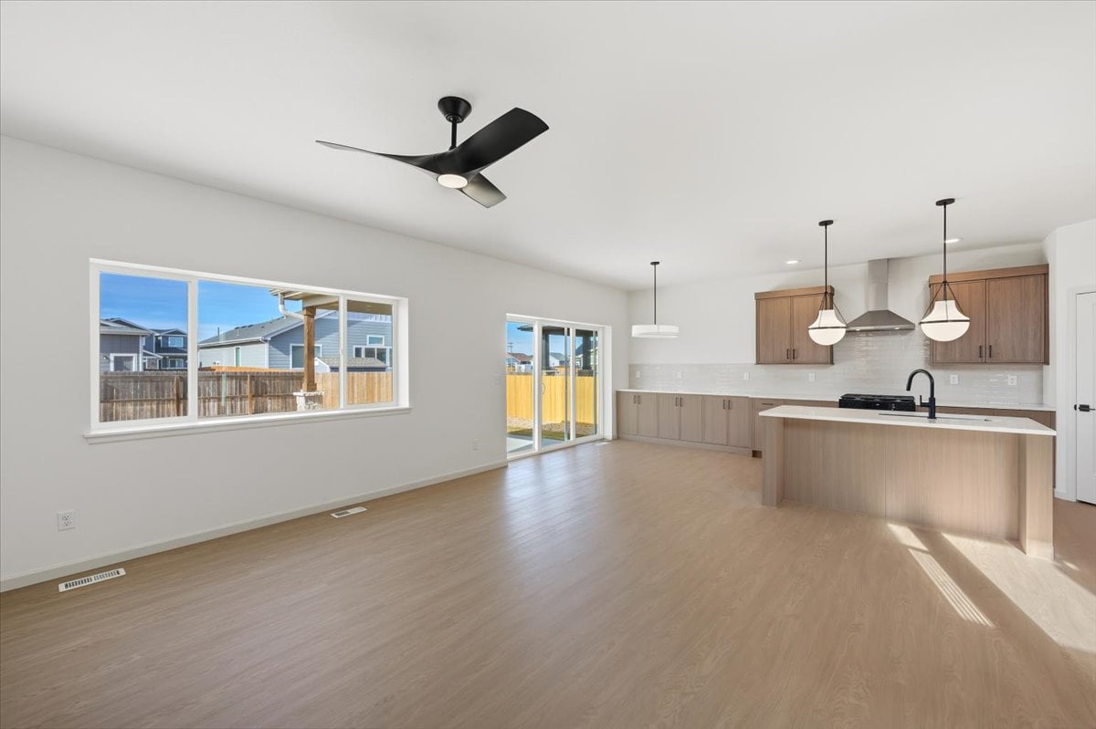 15 Snowcap Dr Windsor