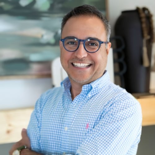 Oscar Jalifi Surfside Beach, TX Real Estate Agent Headshot