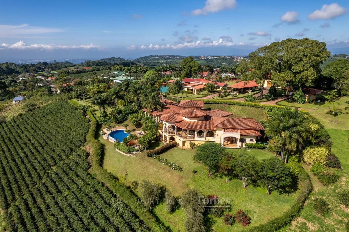 20090 - Luxurious Coffee Estate for Sale in the Mountains of Alajuela