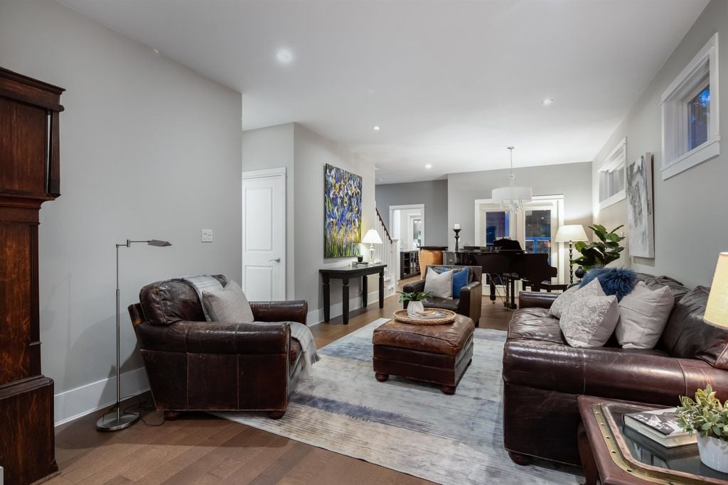 2258 Windridge Dr