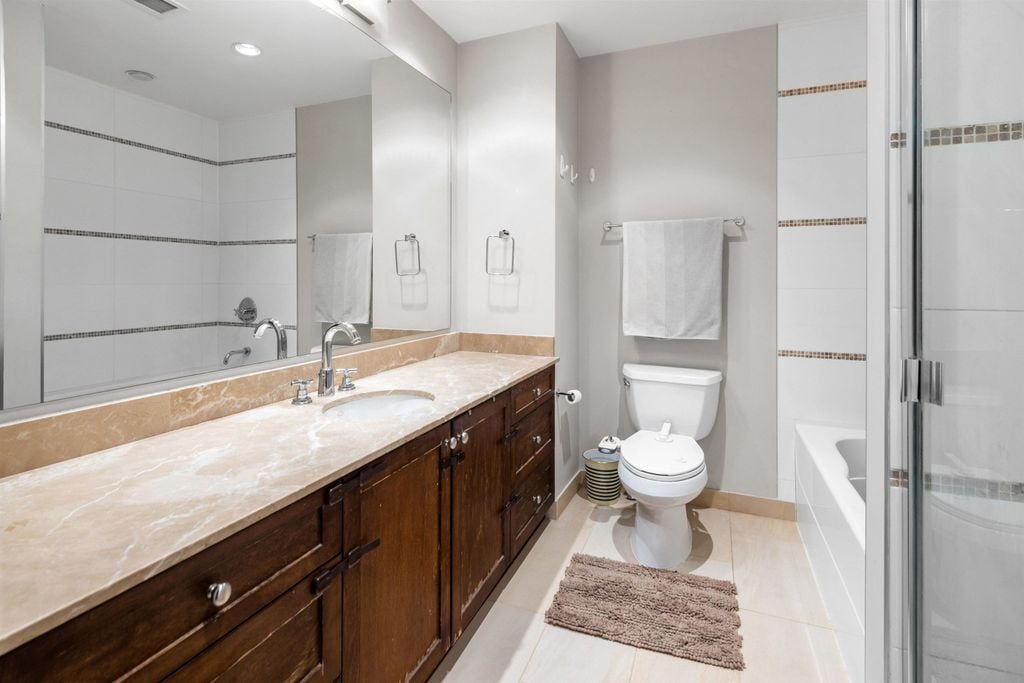 1477 W 15th Ave, #212