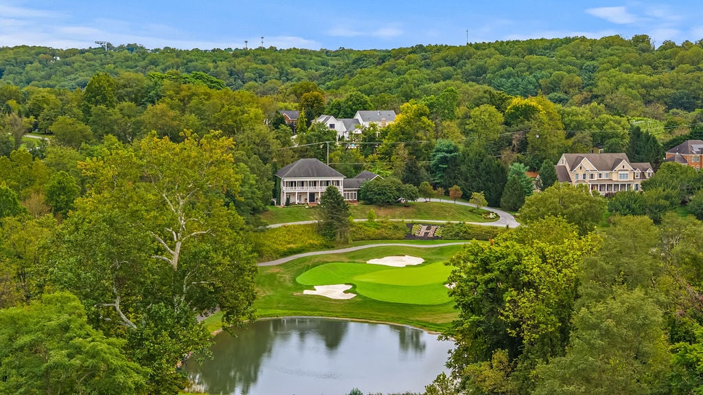 Stunning Hayfields Manor Home